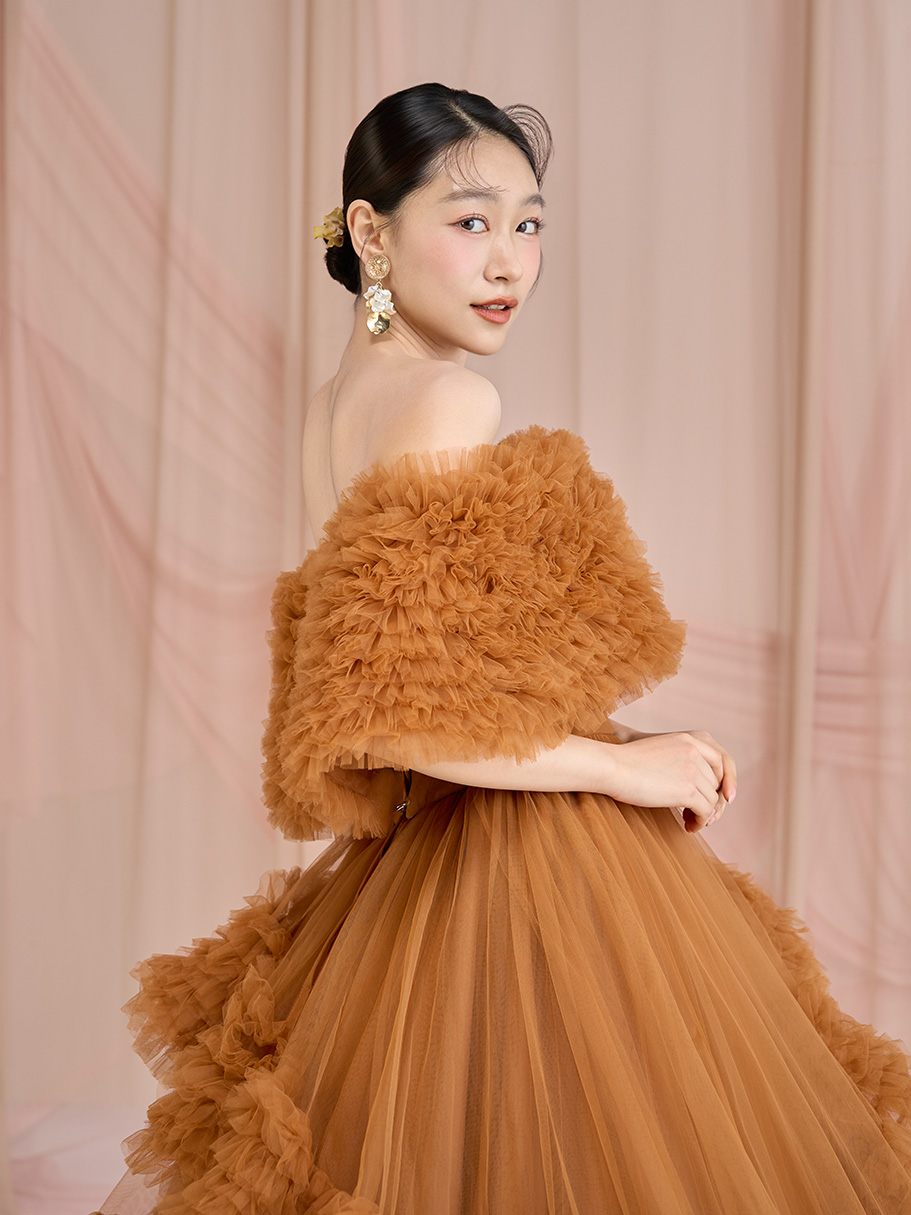 冬到来！新品ロイスクレヨンミリタリージャケット 焦茶色とオレンジのコントラスト Ref.7432 COLOR DRESS（カラードレス） - COLLECTION｜ウエディング
