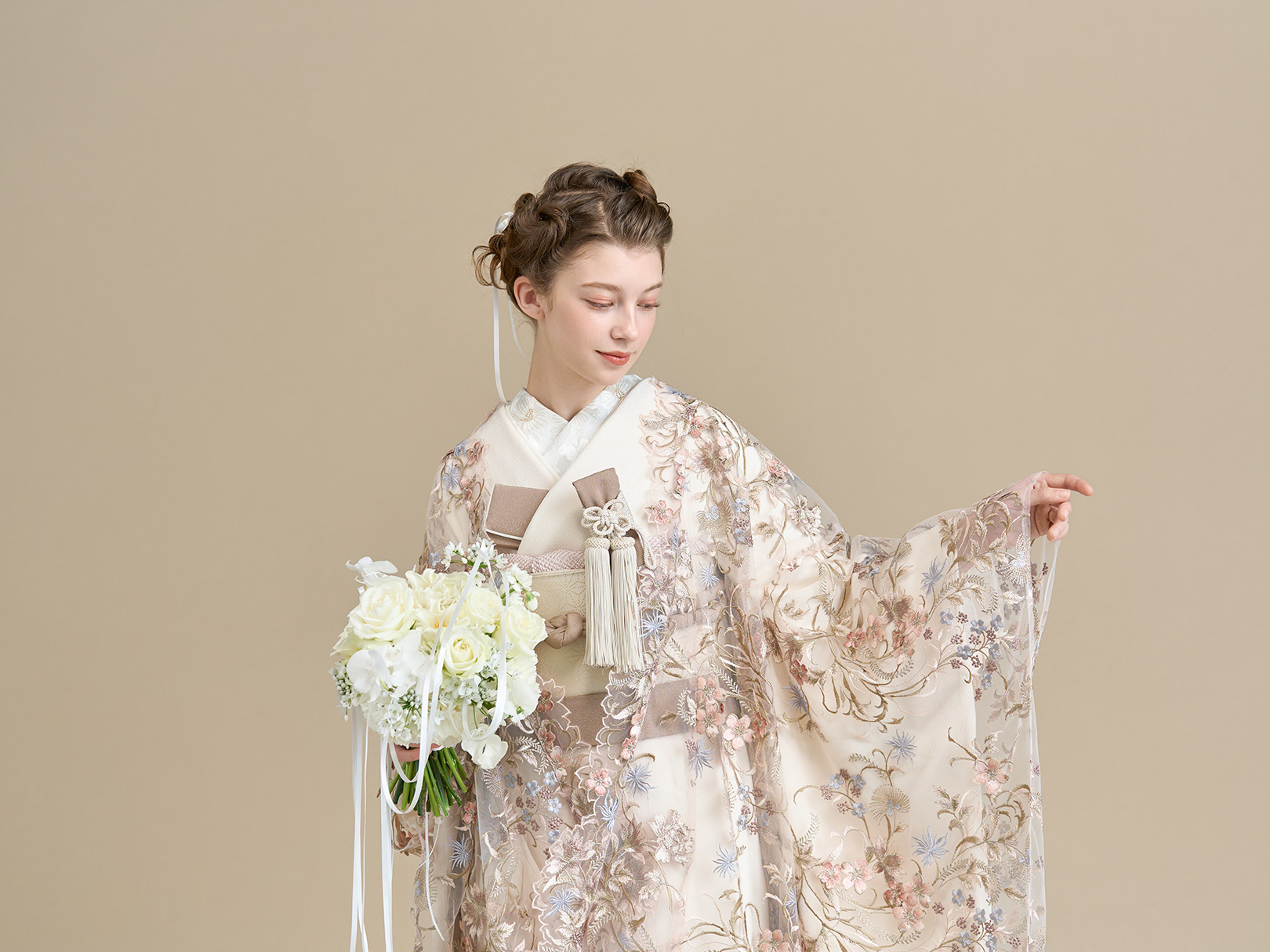 色打掛　白無垢　打掛　結婚式 白無垢と色打掛に合わせた色遊びのご紹介 - ザ トリート