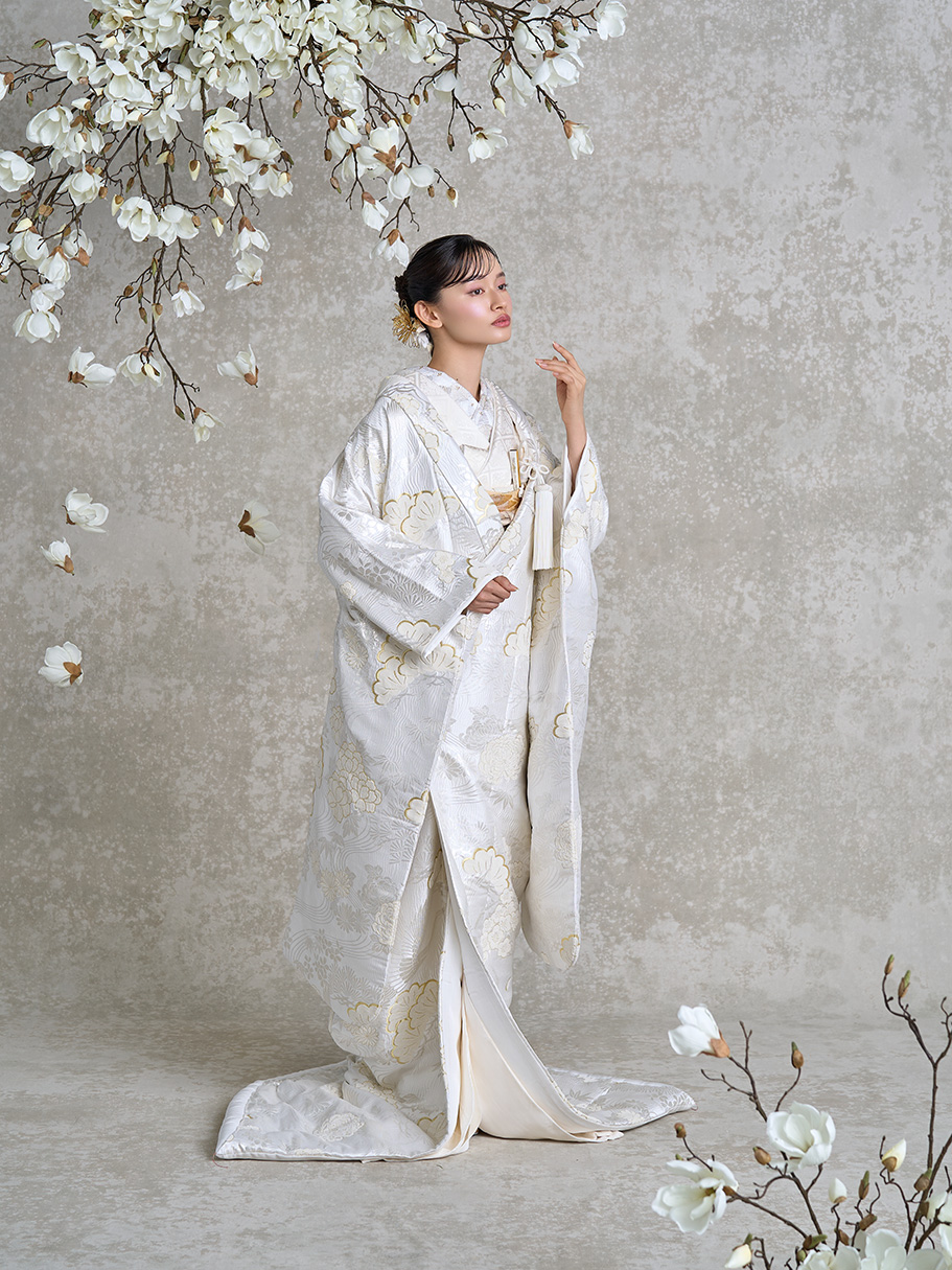 白無垢 流水松竹梅に鶴 - りゅうすいしょうちくばいにつる -