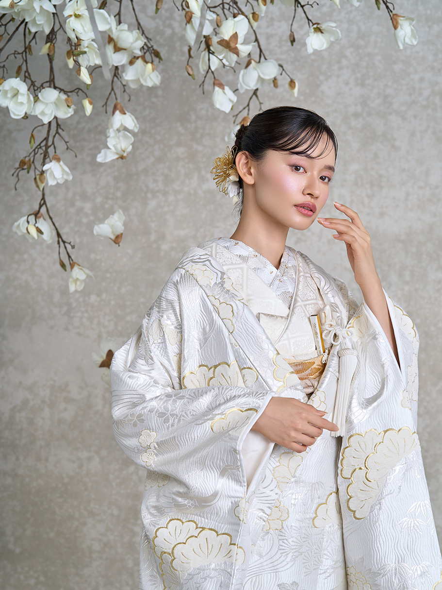 白無垢 流水松竹梅に鶴 - りゅうすいしょうちくばいにつる -