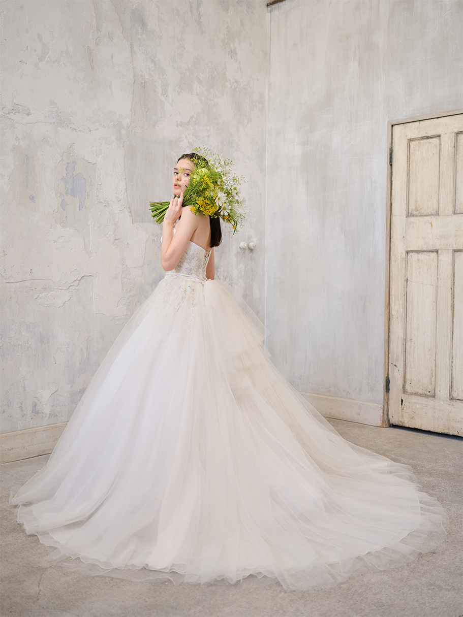 WEDDING DRESS / ウェディングドレス　Ref.2923