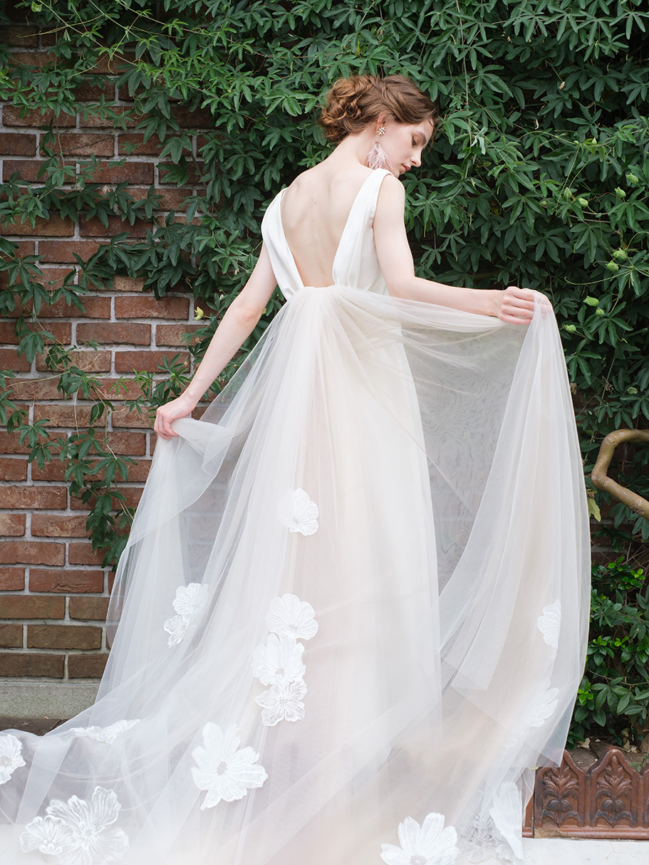 WEDDING DRESS / ウェディングドレス　Ref.2999