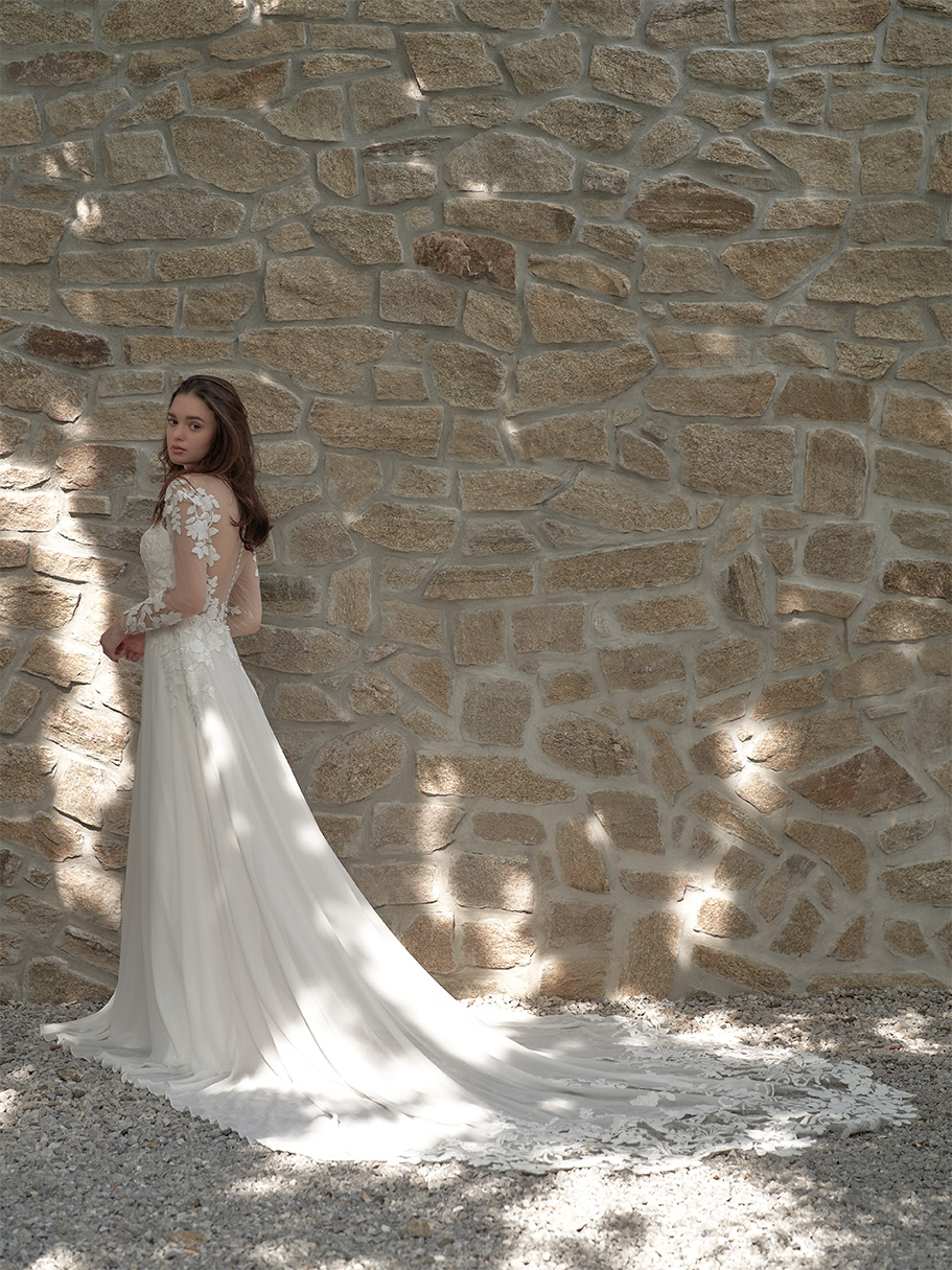 WEDDING DRESS / ウェディングドレス　Ref.3196