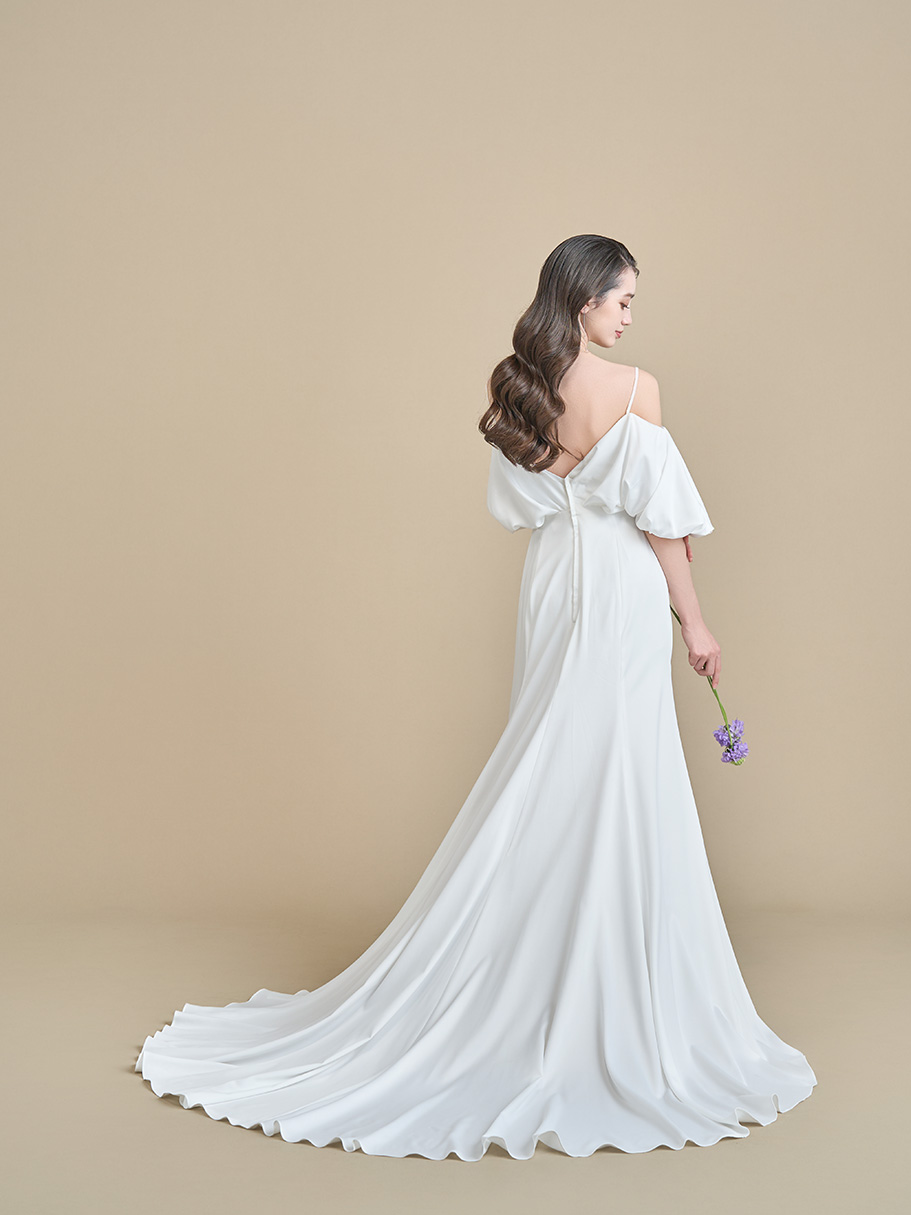 WEDDING DRESS(ウェディングドレス)Ref.3647