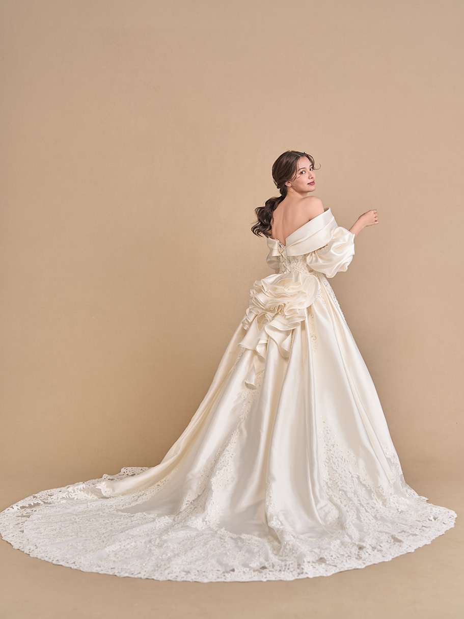 WEDDING DRESS(ウェディングドレス)Ref.3658