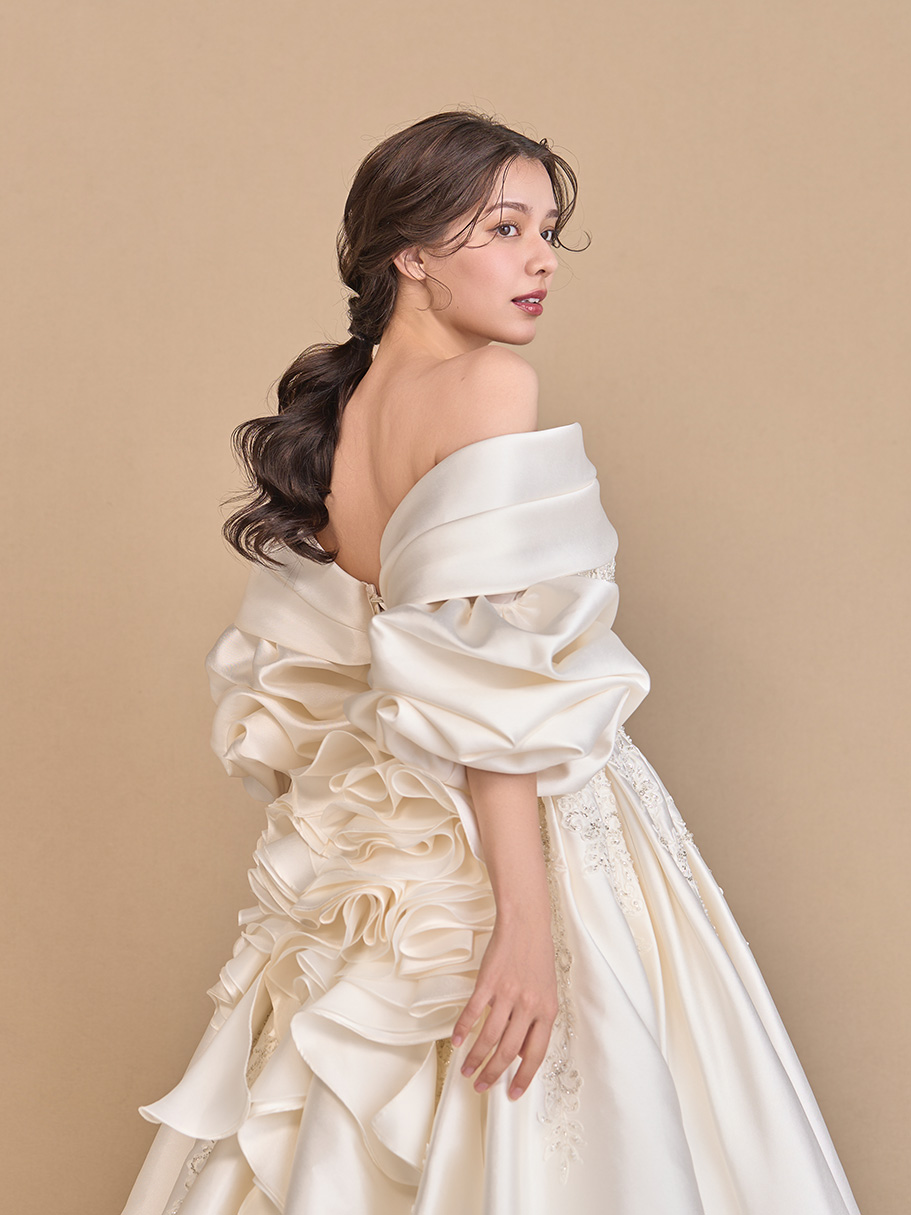 WEDDING DRESS(ウェディングドレス)Ref.3658