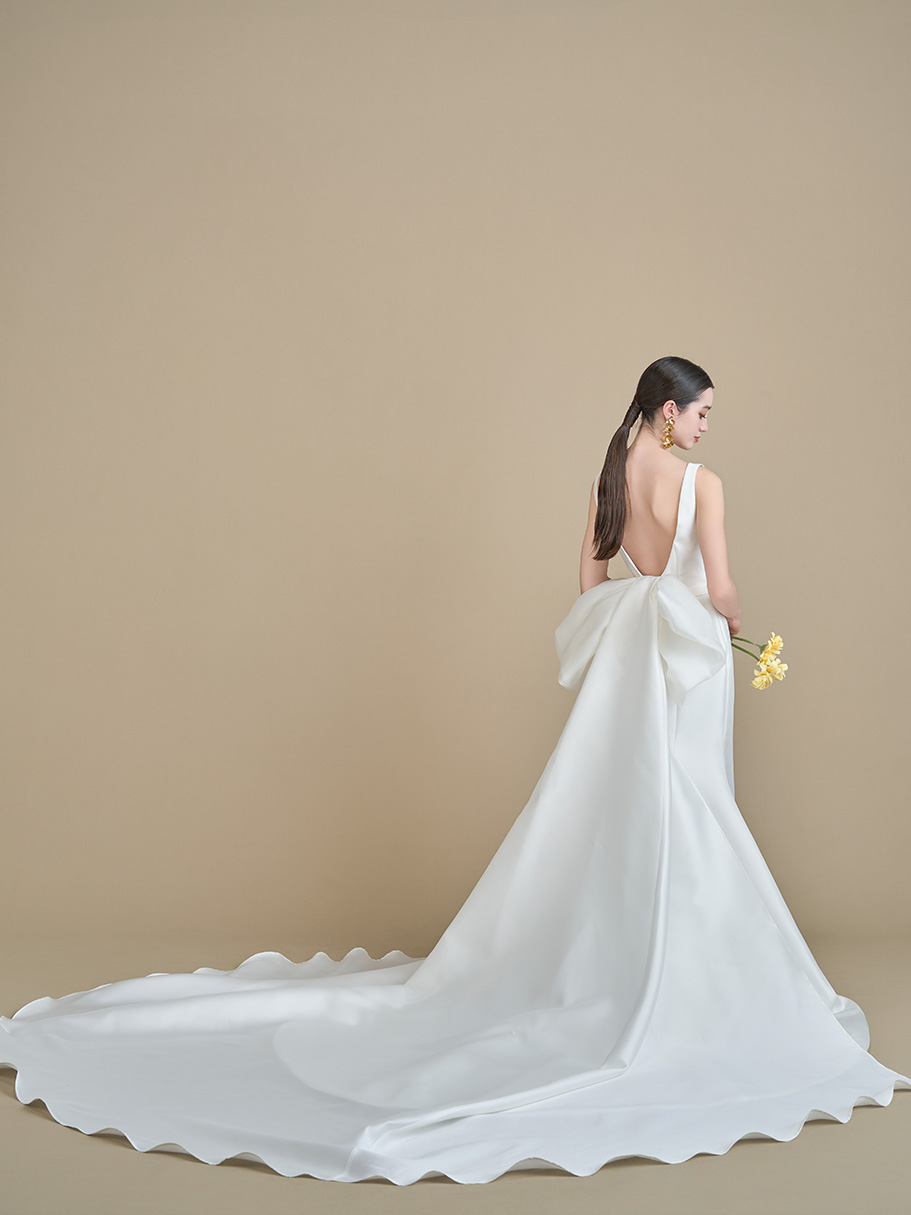 WEDDING DRESS(ウェディングドレス)Ref.3737