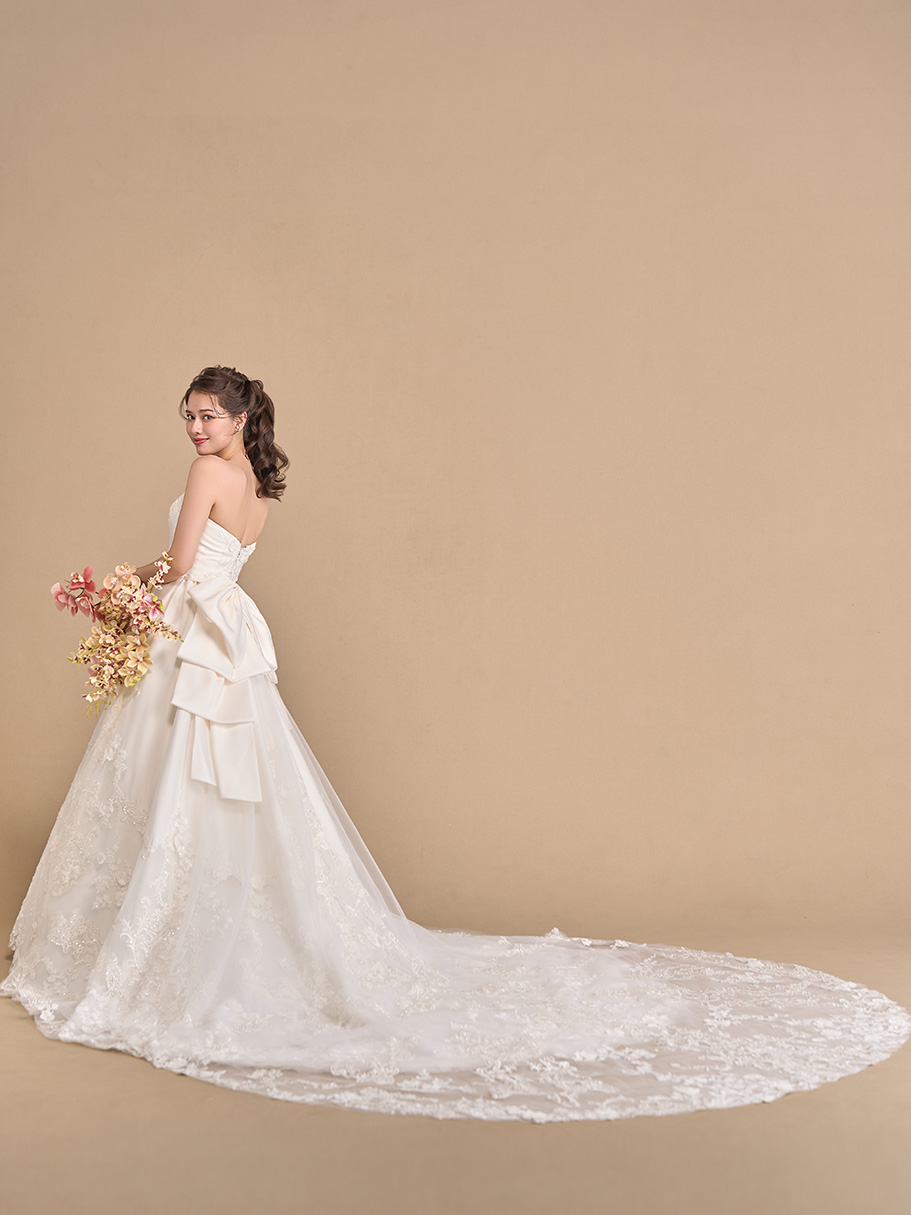 WEDDING DRESS(ウェディングドレス)Ref.3743