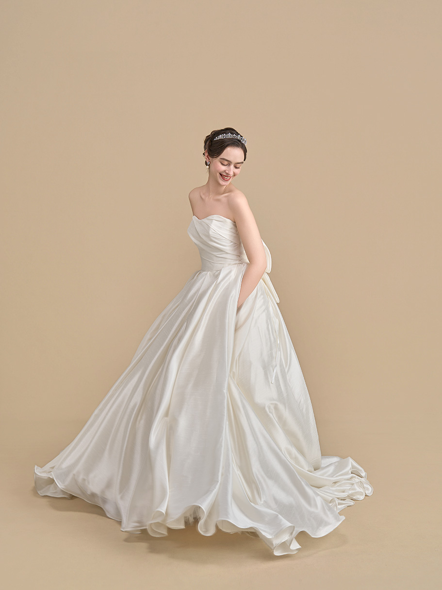 WEDDING DRESS(ウェディングドレス)Chantilly - シャンティー -