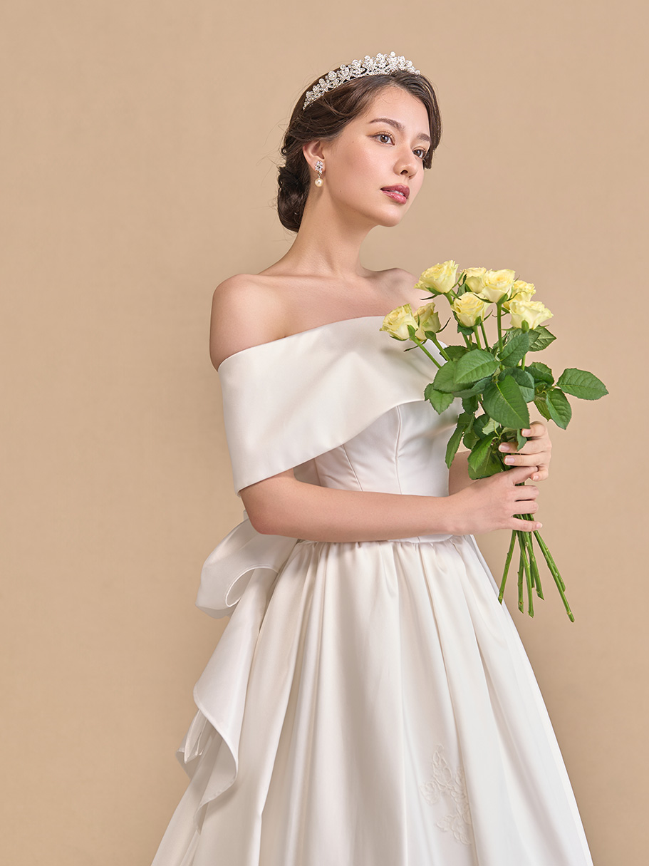 WEDDING DRESS(ウェディングドレス)Courtly - コートリー -