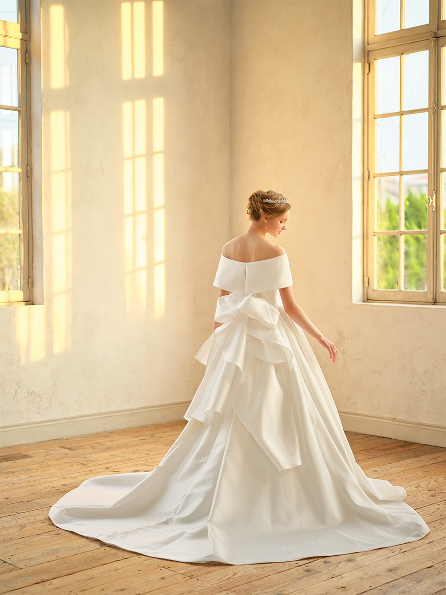 WEDDING DRESS（ウェディングドレス）Courtly - コートリー -