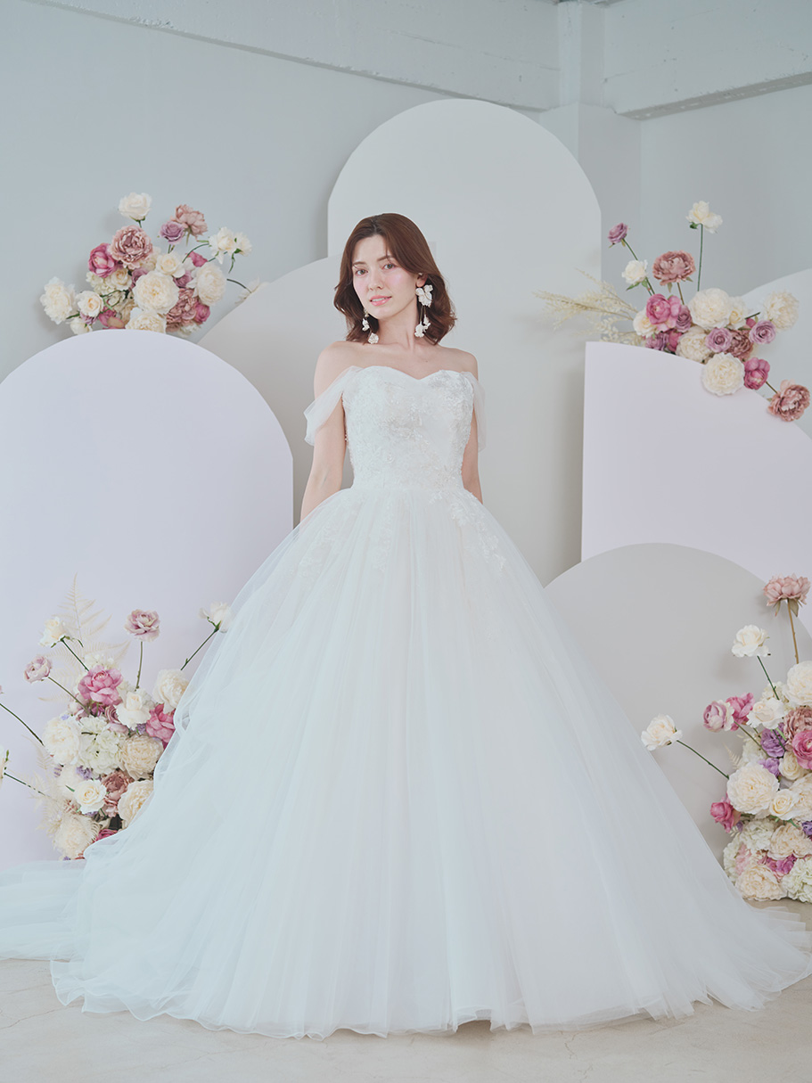 Ratna - ラトナ - WEDDING DRESS（ウェディングドレス