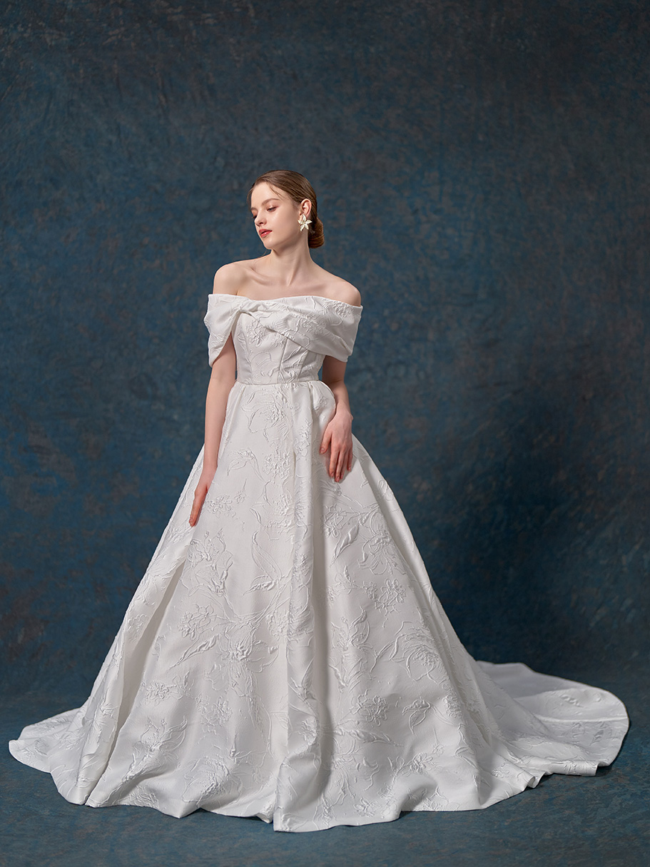 WEDDING DRESS（ウェディングドレス）Sacro - サクロ -